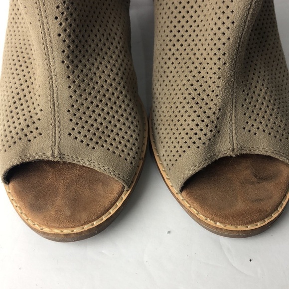 Toms Majorca Perforated Ankle Boots - Picture 9 of 13